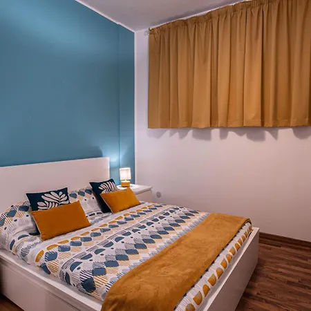 Vendégház Comola90 *